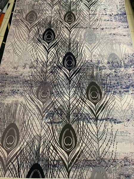 שטיח סלון דוגמת נוצות טווס אפור לבן סגלגל