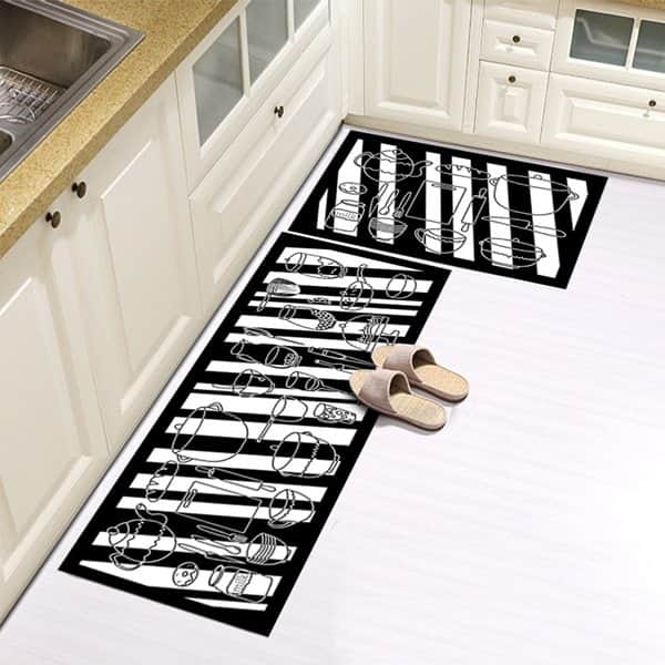 סט זוג שטיחי מטבח - כלי מטבח על פסים שחור לבן