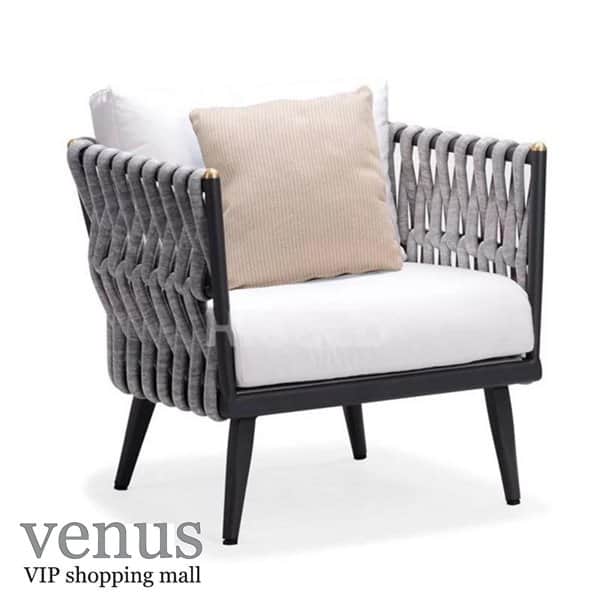 כורסת יחיד לגן ראטן אפור ריפוד לבן